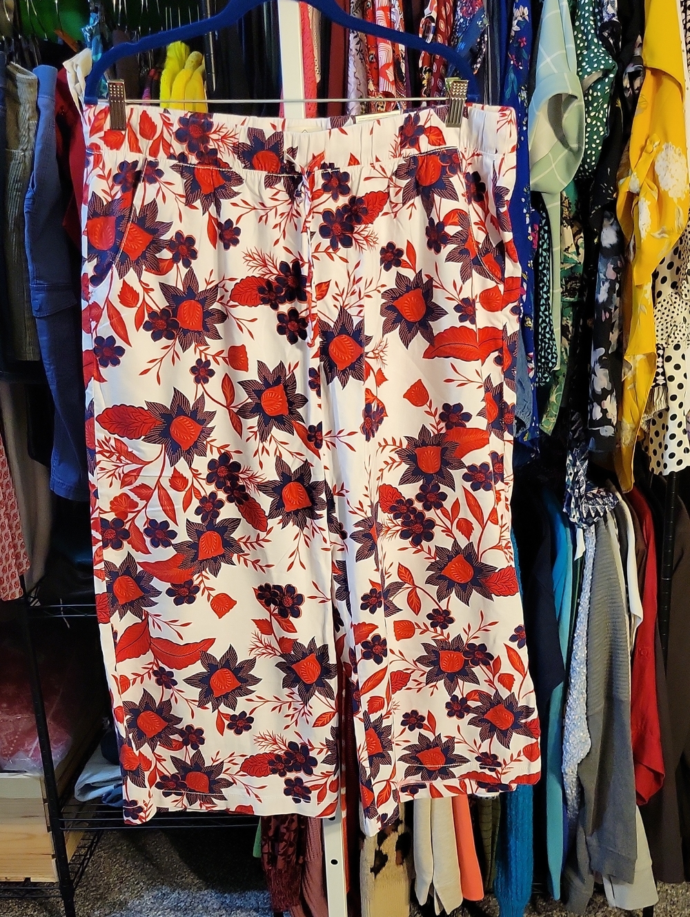 St. John's Bay White Wide-Leg Capris with Red & Navy Floral Print